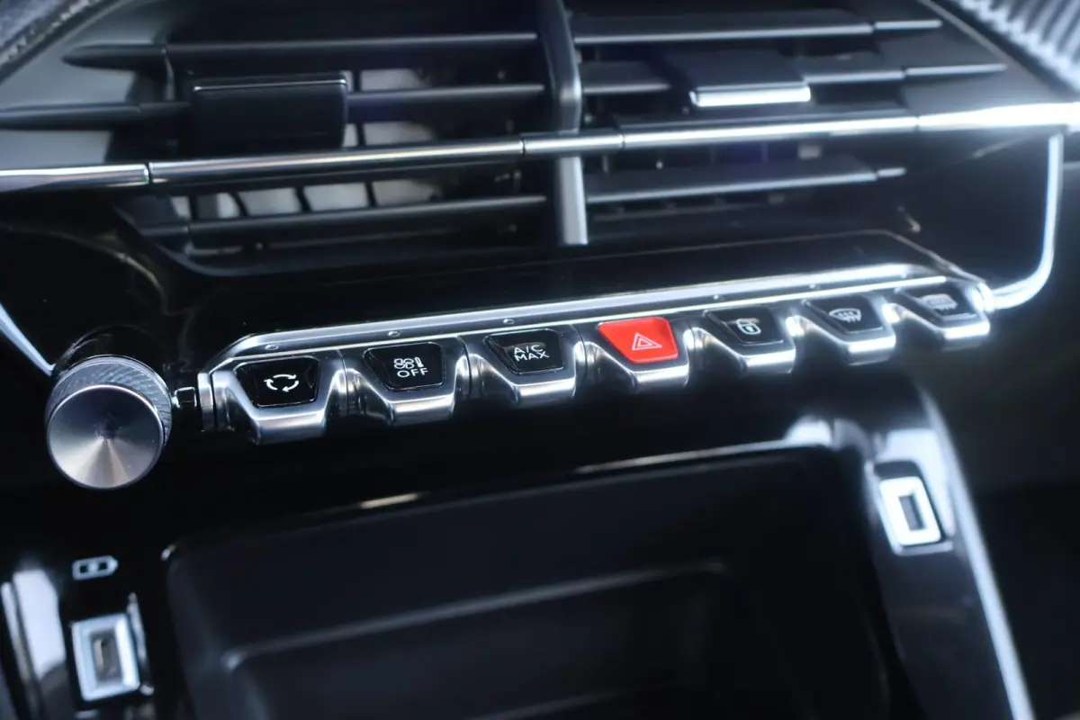 1.2 PureTech Active | Cruise Control | Navigatie | Airco | Apple Carplay/Android Auto |