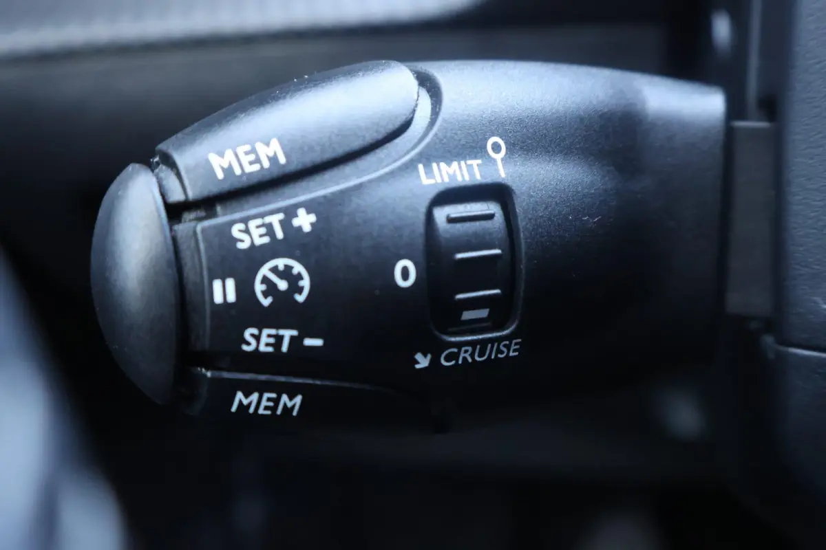 1.2 PureTech Active | Cruise Control | Navigatie | Airco | Apple Carplay/Android Auto |