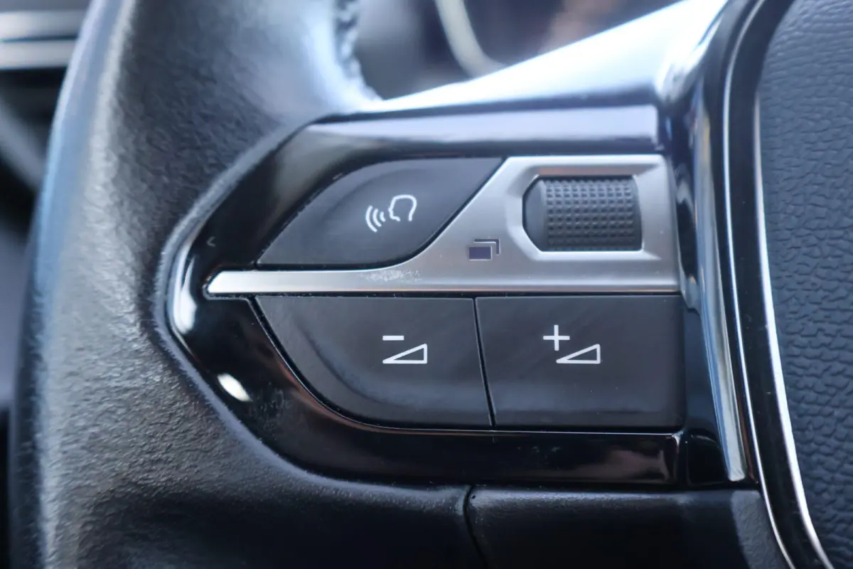 1.2 PureTech Active | Cruise Control | Navigatie | Airco | Apple Carplay/Android Auto |