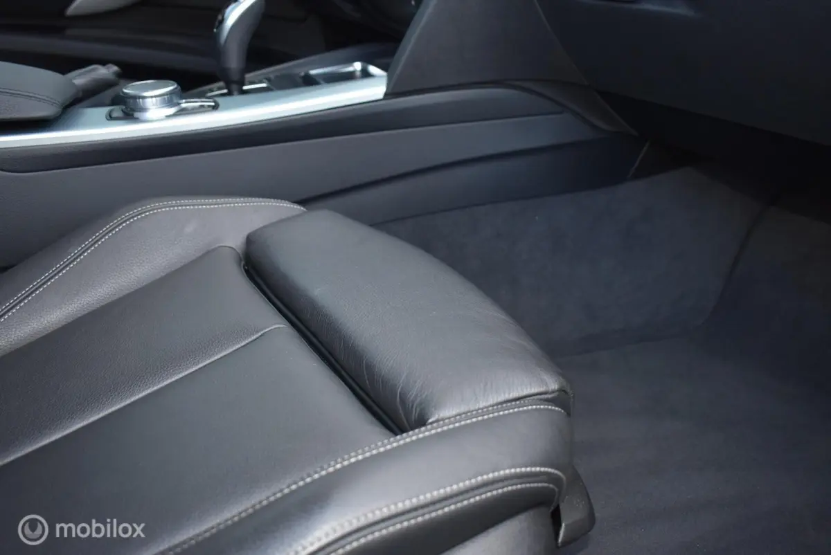 320i High Executive
