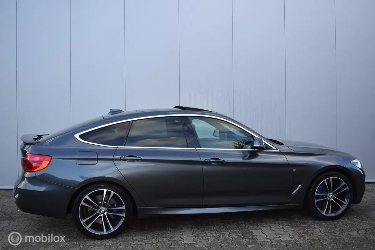 320i High Executive