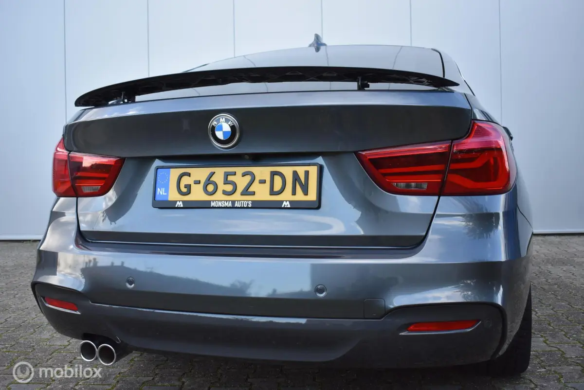 320i High Executive