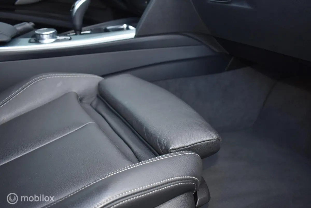 320i High Executive