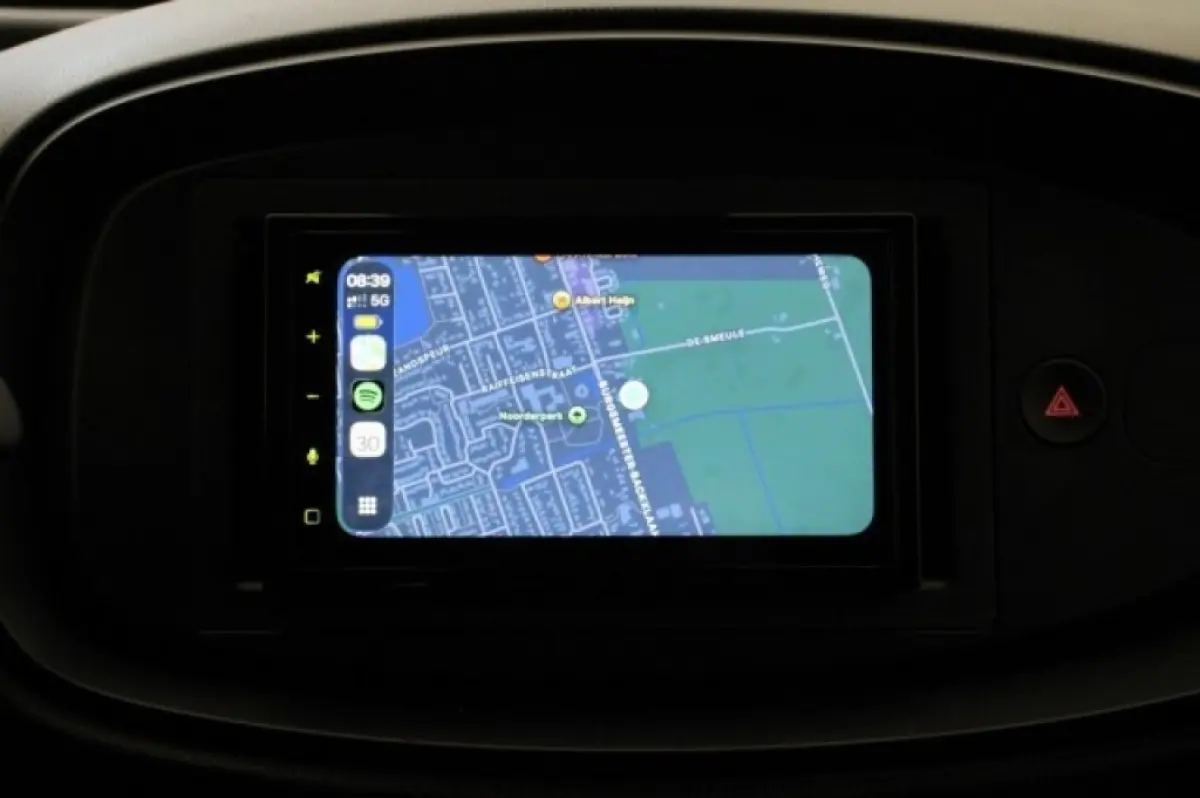 1.0 VVT-i MT - Carplay, Adaptive Cruise, Airco