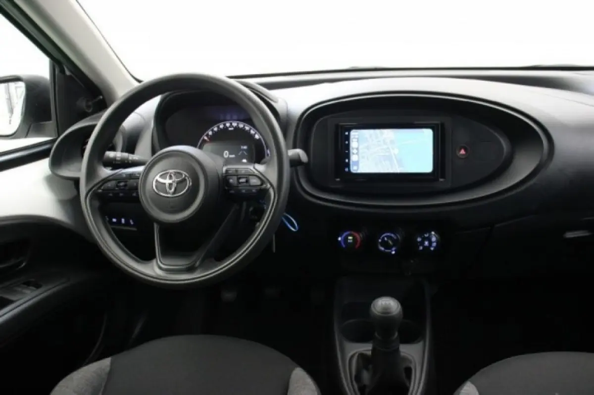 1.0 VVT-i MT - Carplay, Adaptive Cruise, Airco