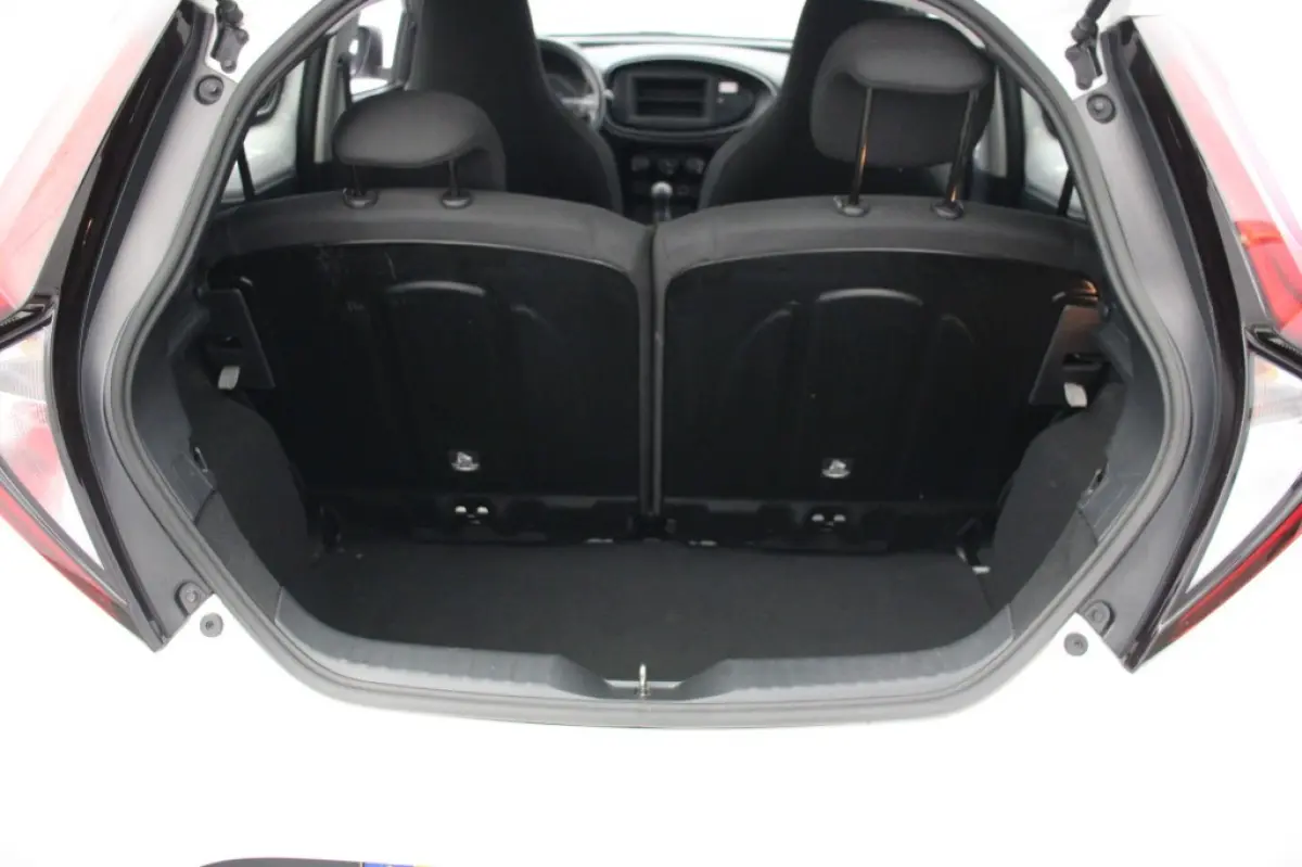 1.0 VVT-i MT - Carplay, Adaptive Cruise, Airco