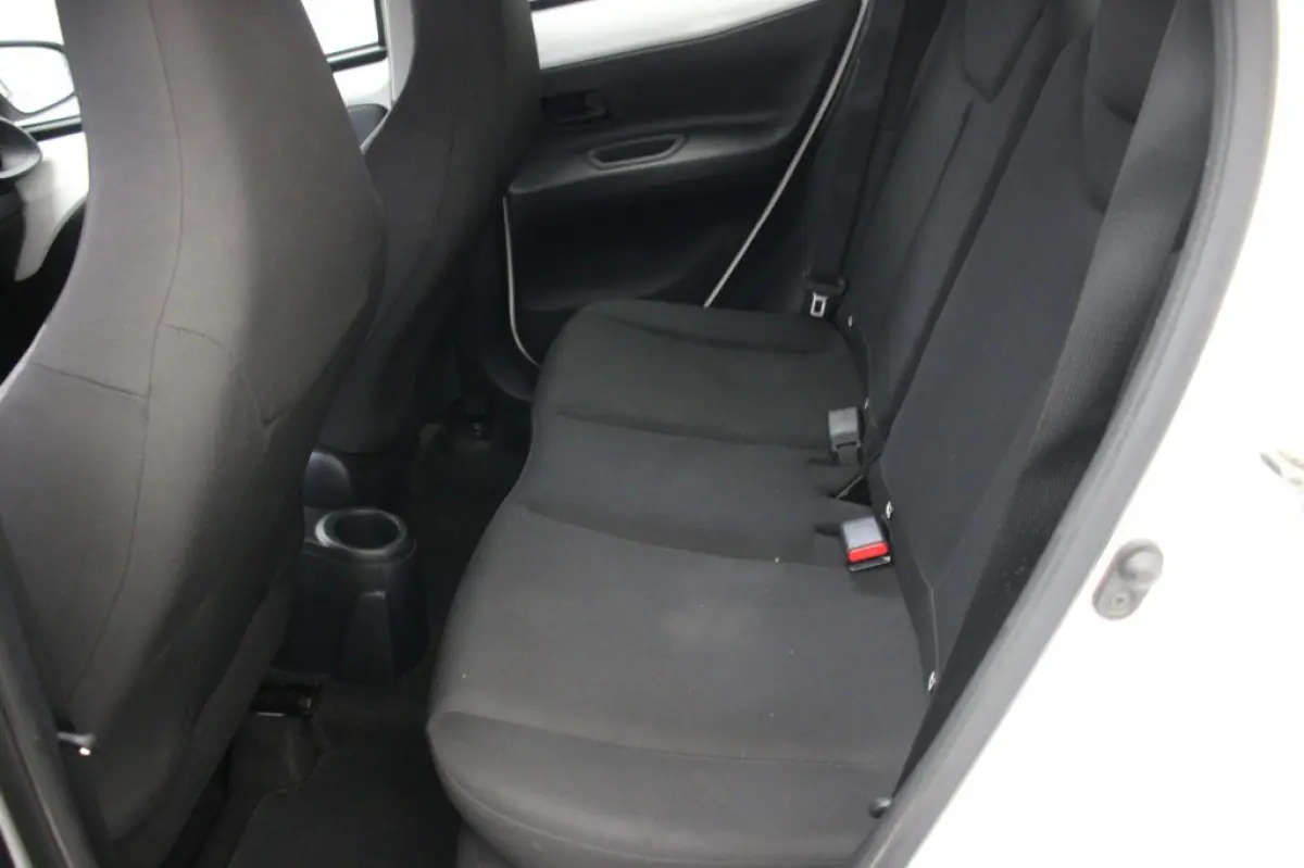 1.0 VVT-i MT - Carplay, Adaptive Cruise, Airco