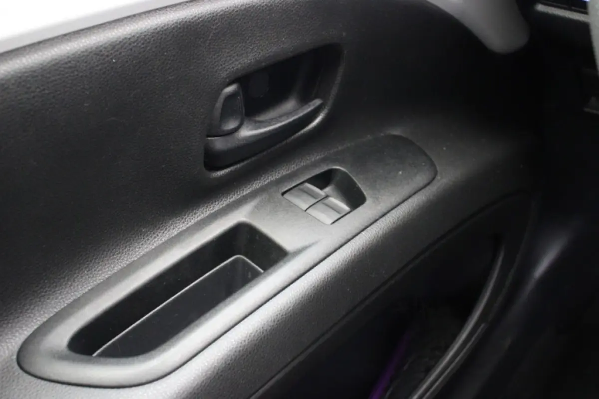 1.0 VVT-i MT - Carplay, Adaptive Cruise, Airco