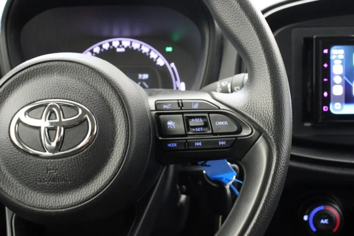 1.0 VVT-i MT - Carplay, Adaptive Cruise, Airco