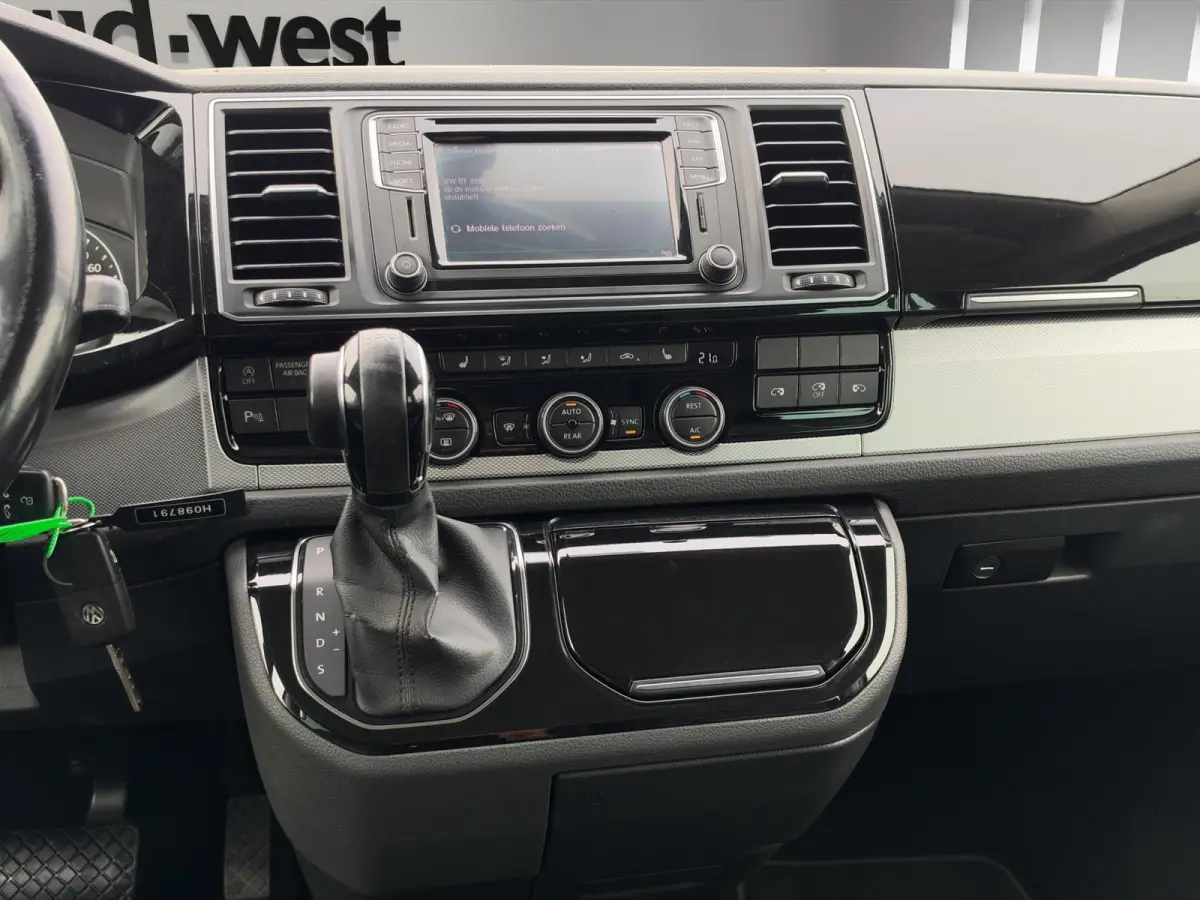 2.0 TDI L2H1 Caravelle Dubbele Cabine Automaat