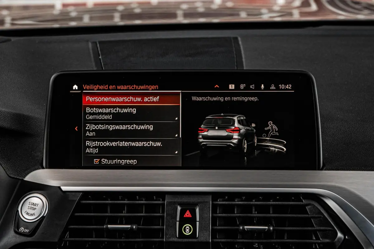 xDrive20i xLine Business Edition Plus | Panoramadak | Trekhaak | Driving Assistant Plus | 360 Camera | Harman/Kardon | Leder | HUD | Memory | Keyless | Dealeronderhouden | 20"