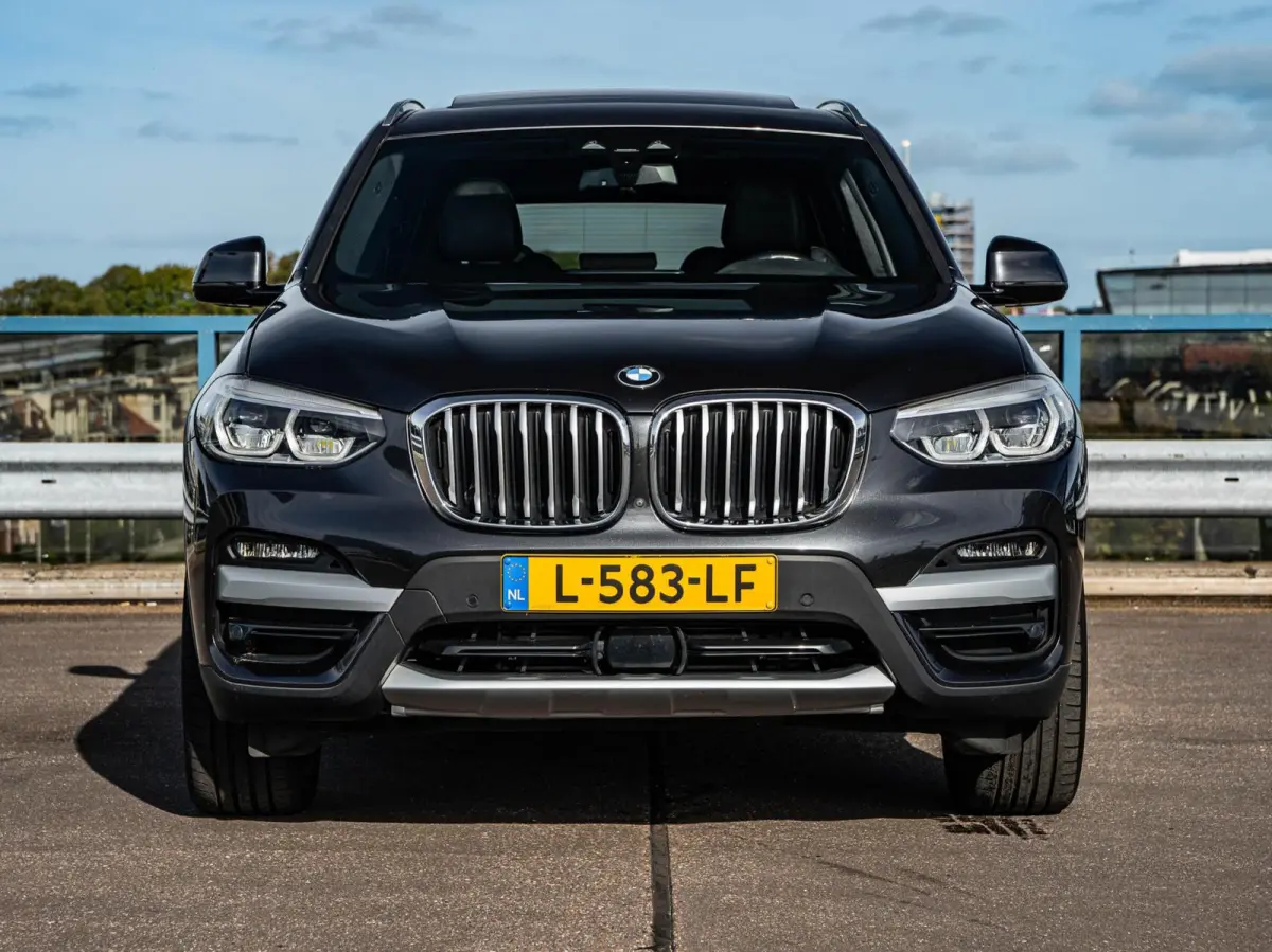 xDrive20i xLine Business Edition Plus | Panoramadak | Trekhaak | Driving Assistant Plus | 360 Camera | Harman/Kardon | Leder | HUD | Memory | Keyless | Dealeronderhouden | 20"