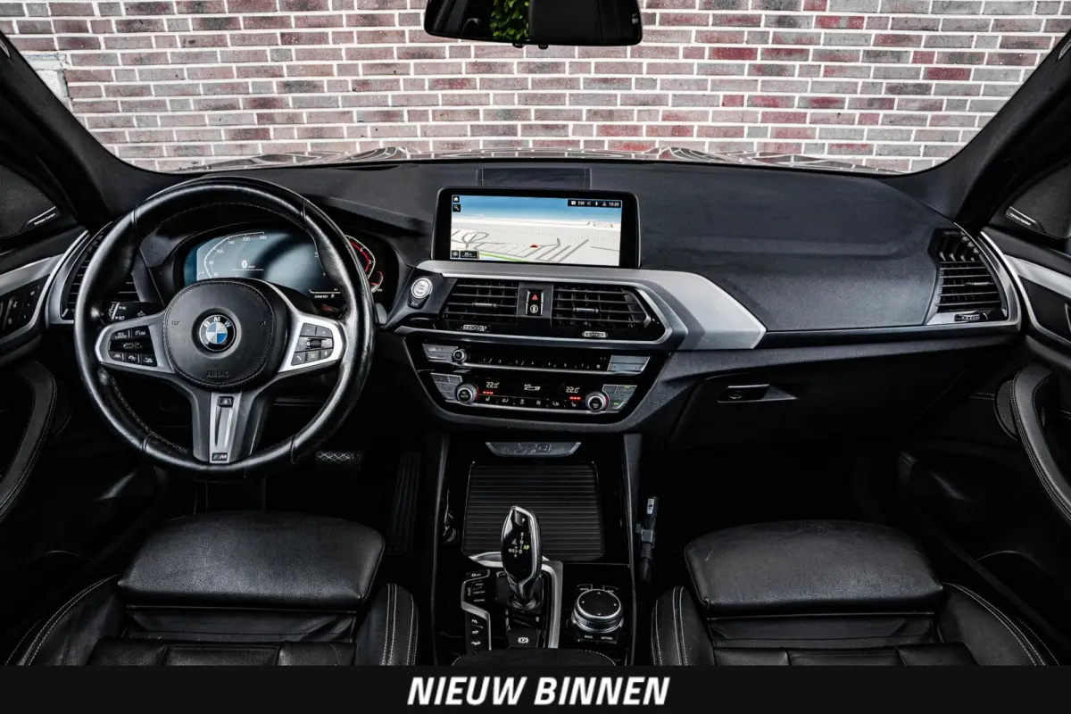 xDrive20i xLine Business Edition Plus | Panoramadak | Trekhaak | Driving Assistant Plus | 360 Camera | Harman/Kardon | Leder | HUD | Memory | Keyless | Dealeronderhouden | 20"