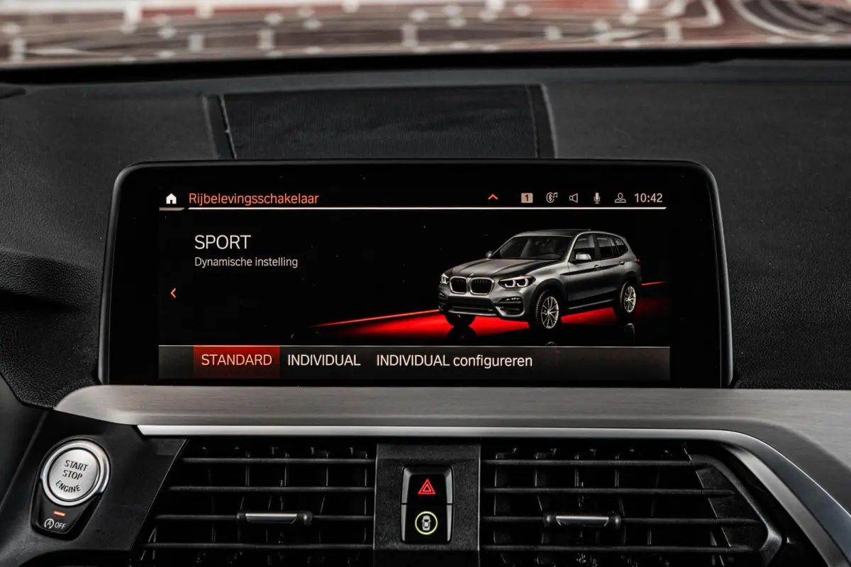 xDrive20i xLine Business Edition Plus | Panoramadak | Trekhaak | Driving Assistant Plus | 360 Camera | Harman/Kardon | Leder | HUD | Memory | Keyless | Dealeronderhouden | 20"