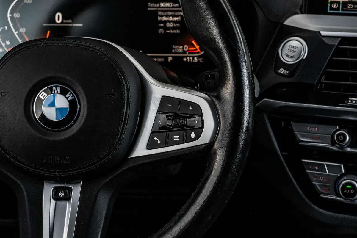 xDrive20i xLine Business Edition Plus | Panoramadak | Trekhaak | Driving Assistant Plus | 360 Camera | Harman/Kardon | Leder | HUD | Memory | Keyless | Dealeronderhouden | 20"