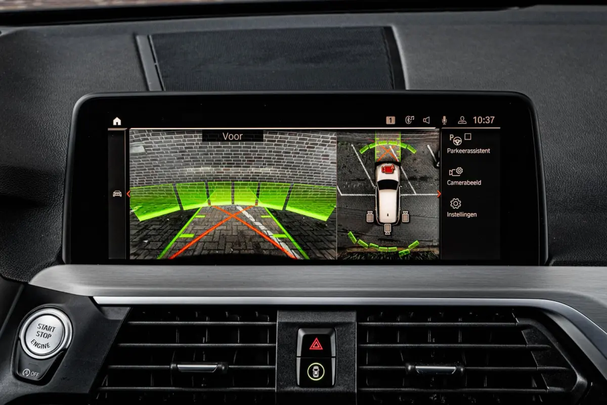 xDrive20i xLine Business Edition Plus | Panoramadak | Trekhaak | Driving Assistant Plus | 360 Camera | Harman/Kardon | Leder | HUD | Memory | Keyless | Dealeronderhouden | 20"