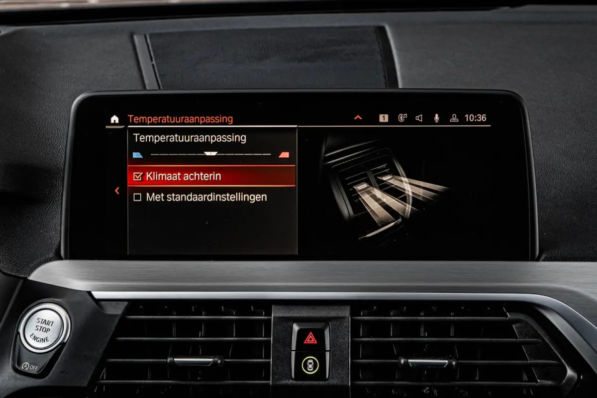 xDrive20i xLine Business Edition Plus | Panoramadak | Trekhaak | Driving Assistant Plus | 360 Camera | Harman/Kardon | Leder | HUD | Memory | Keyless | Dealeronderhouden | 20"