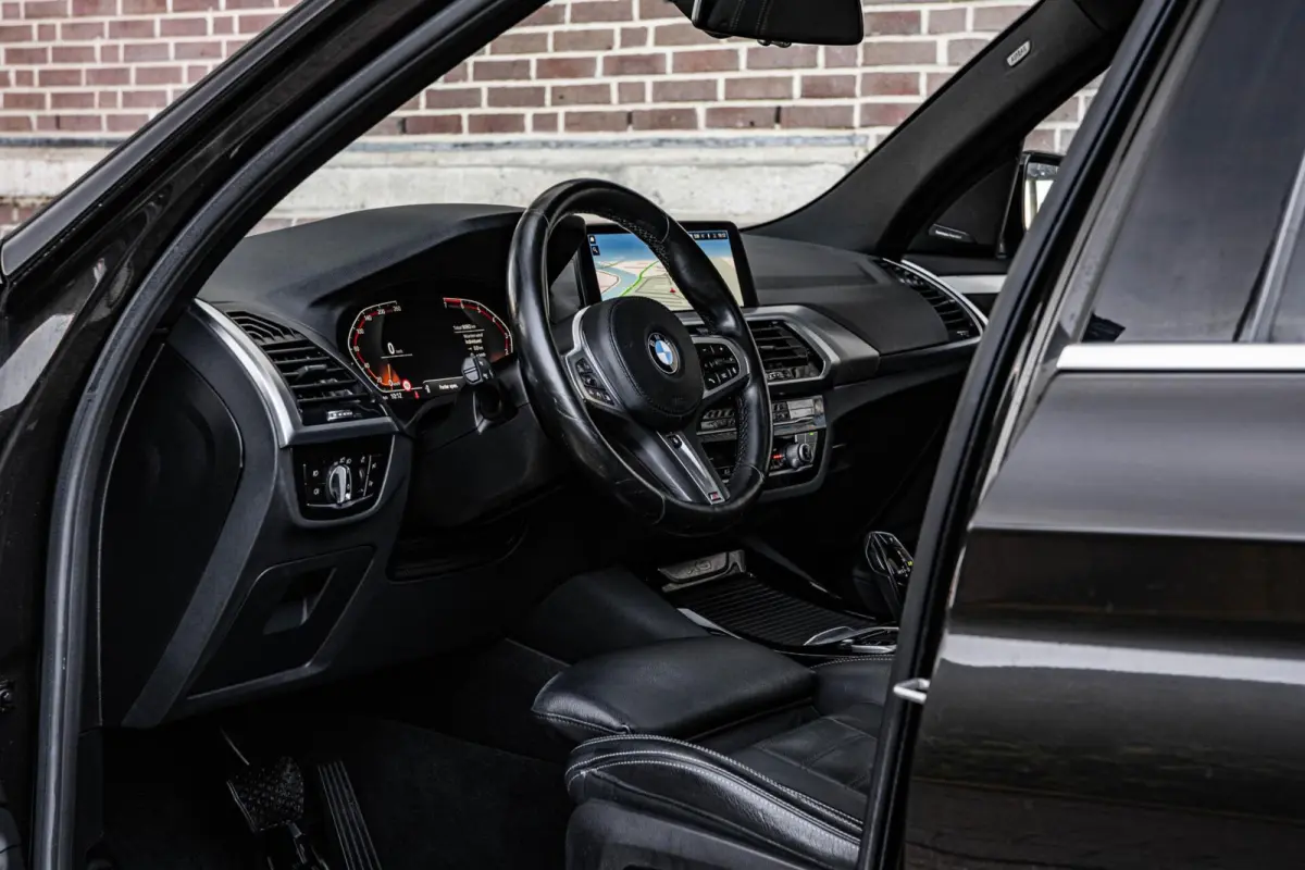 xDrive20i xLine Business Edition Plus | Panoramadak | Trekhaak | Driving Assistant Plus | 360 Camera | Harman/Kardon | Leder | HUD | Memory | Keyless | Dealeronderhouden | 20"