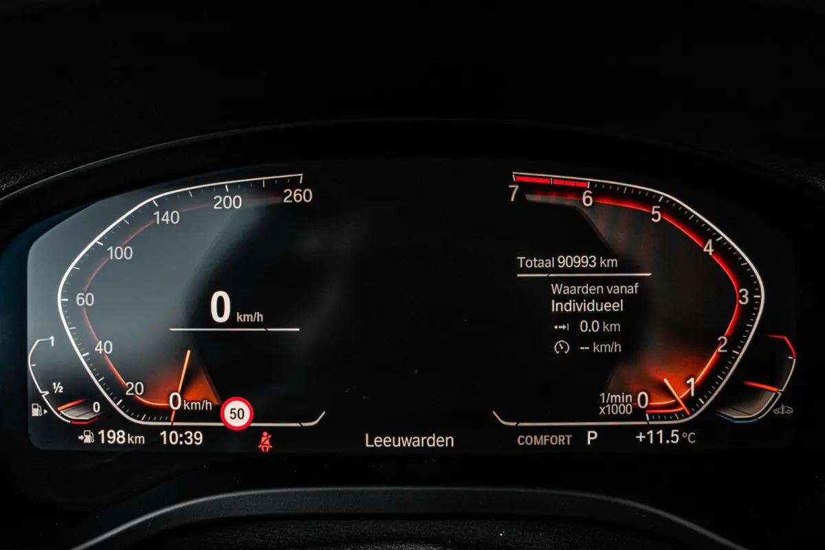 xDrive20i xLine Business Edition Plus | Panoramadak | Trekhaak | Driving Assistant Plus | 360 Camera | Harman/Kardon | Leder | HUD | Memory | Keyless | Dealeronderhouden | 20"