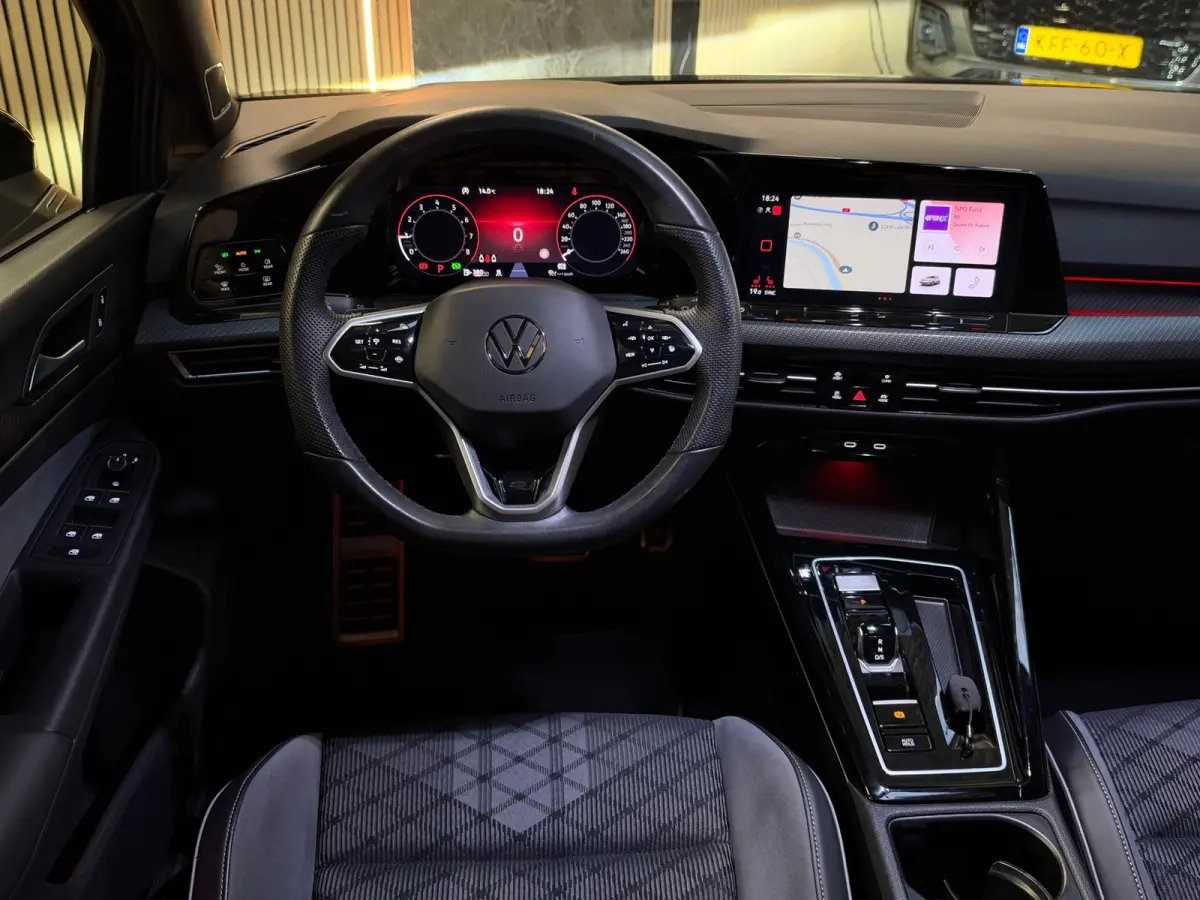 1.5 eTSI 3X R-Line PANO|HARMAN KARDON|IQ LIGHTS|KEYLESS|DEALER ONDERHOUDEN|NIGHTPAKKET|SFEERVERLICHTING|2024|VOL!