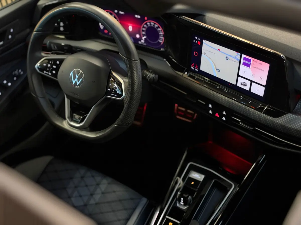 1.5 eTSI 3X R-Line PANO|HARMAN KARDON|IQ LIGHTS|KEYLESS|DEALER ONDERHOUDEN|NIGHTPAKKET|SFEERVERLICHTING|2024|VOL!
