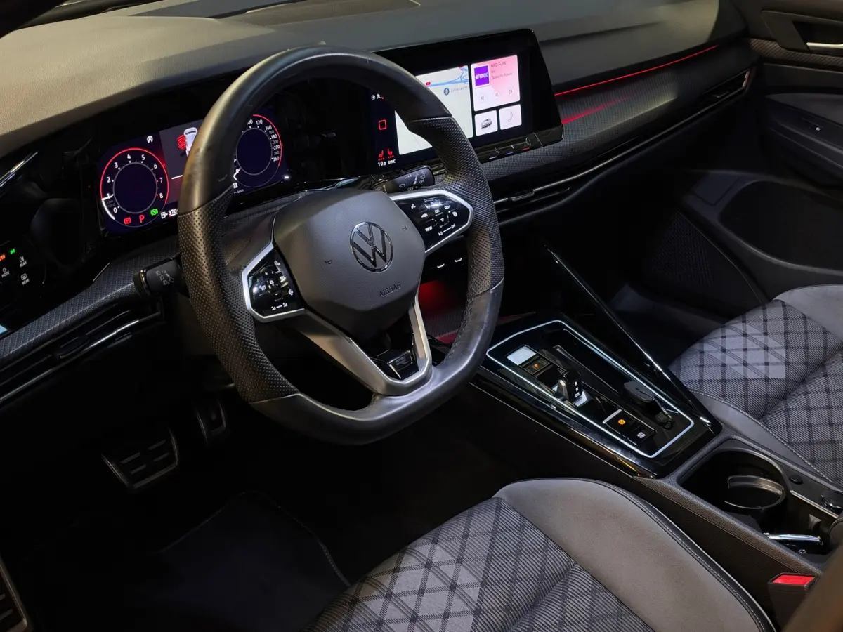 1.5 eTSI 3X R-Line PANO|HARMAN KARDON|IQ LIGHTS|KEYLESS|DEALER ONDERHOUDEN|NIGHTPAKKET|SFEERVERLICHTING|2024|VOL!