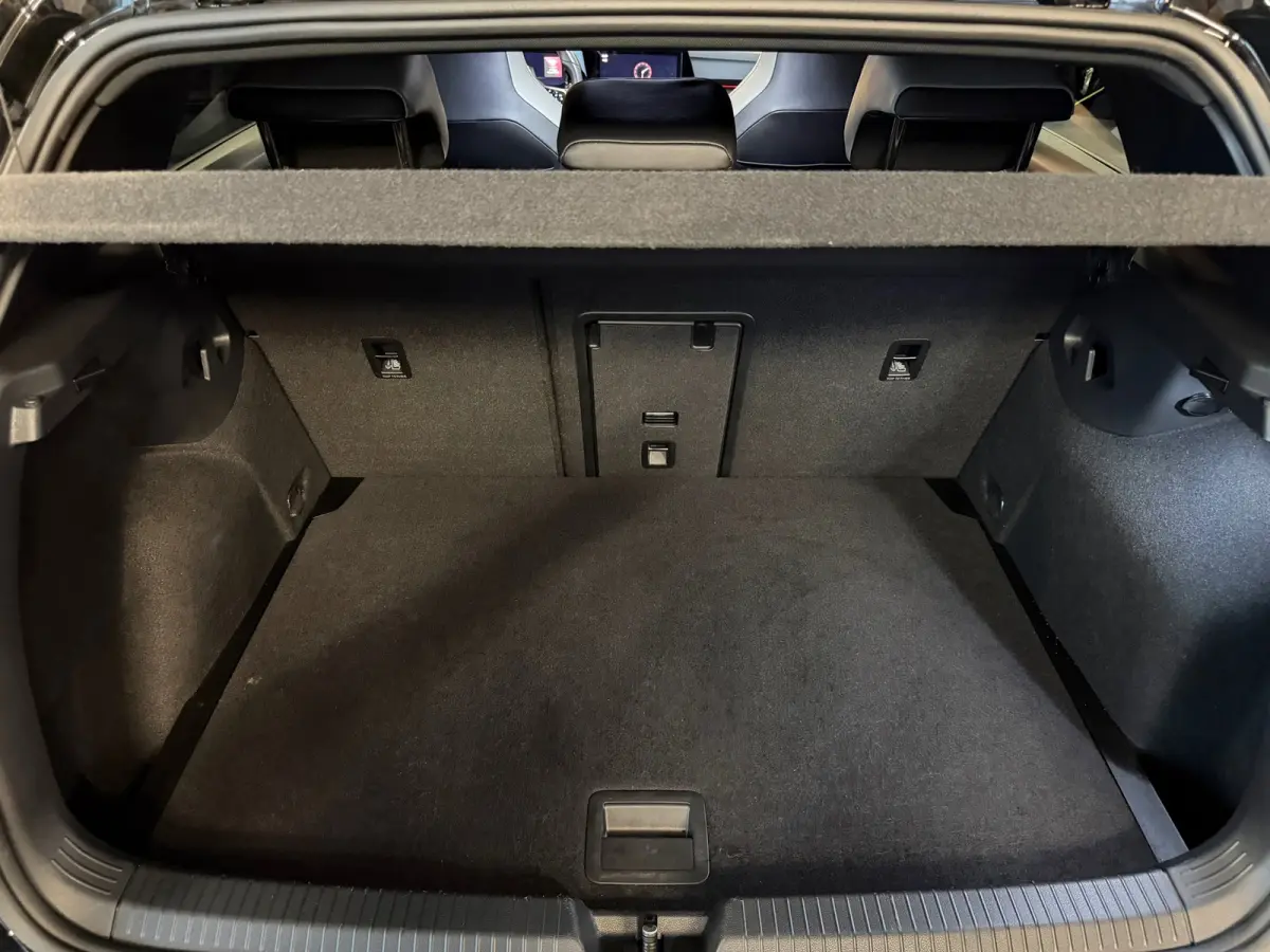 1.5 eTSI 3X R-Line PANO|HARMAN KARDON|IQ LIGHTS|KEYLESS|DEALER ONDERHOUDEN|NIGHTPAKKET|SFEERVERLICHTING|2024|VOL!