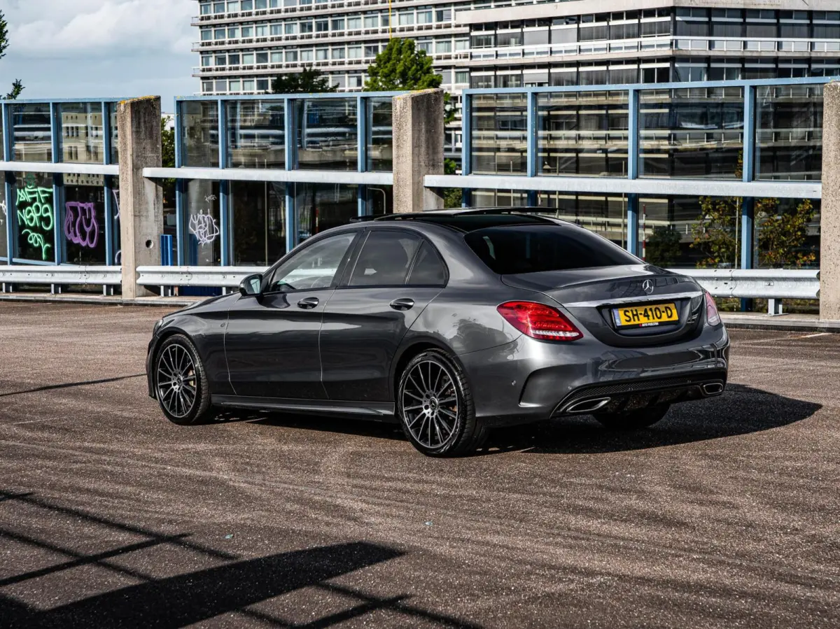180 AMG Night Edition | Panoramadak | Burmester | Memory | 360 Camera | Leder | LED | Sfeerverlichting | Stoelverwarming | 19"