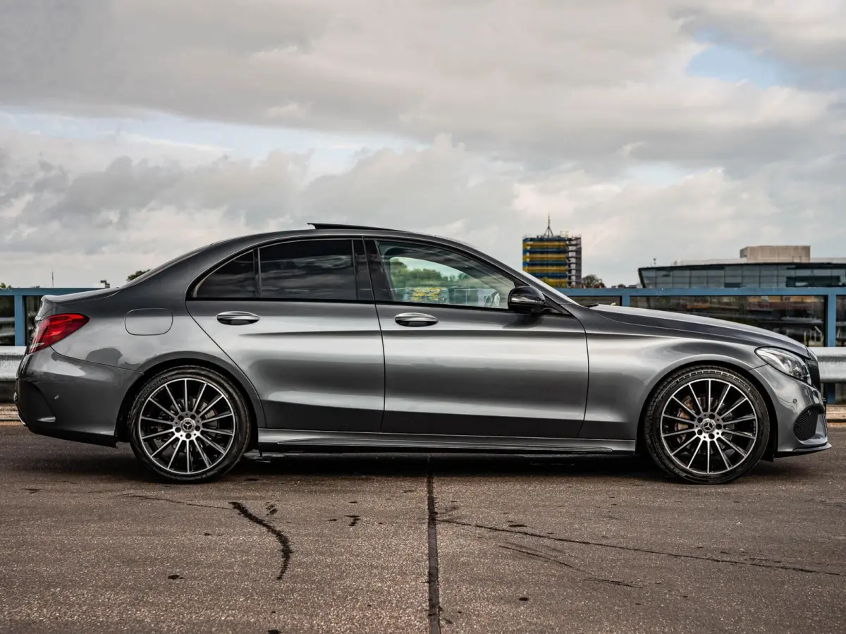 180 AMG Night Edition | Panoramadak | Burmester | Memory | 360 Camera | Leder | LED | Sfeerverlichting | Stoelverwarming | 19"