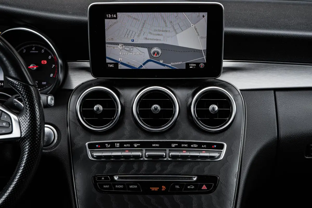 180 AMG Night Edition | Panoramadak | Burmester | Memory | 360 Camera | Leder | LED | Sfeerverlichting | Stoelverwarming | 19"