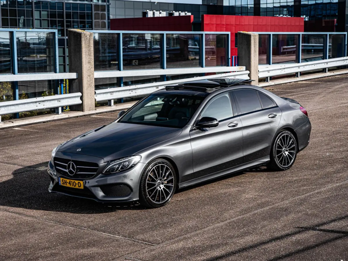 180 AMG Night Edition | Panoramadak | Burmester | Memory | 360 Camera | Leder | LED | Sfeerverlichting | Stoelverwarming | 19"