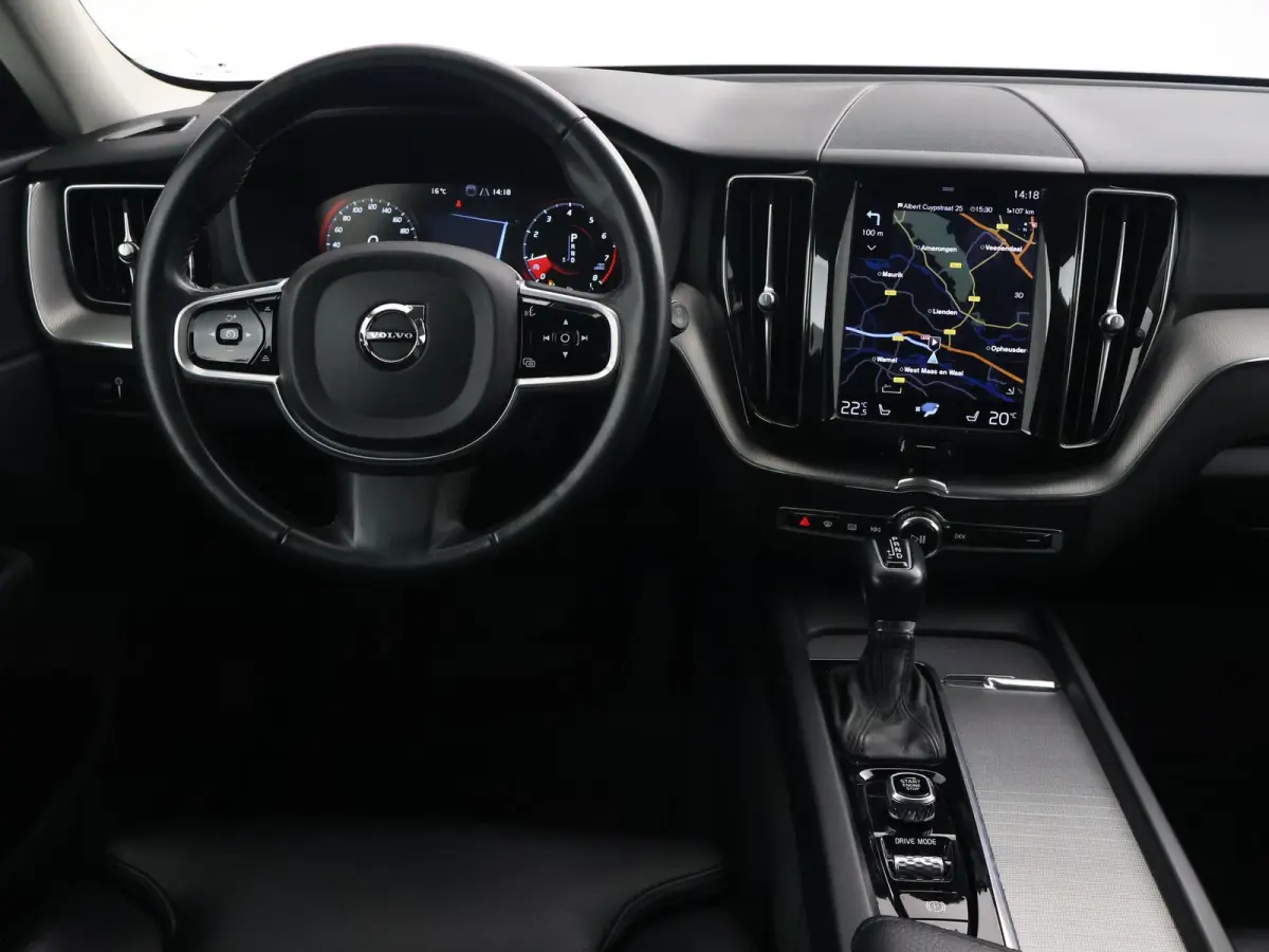 2.0 T5 AWD 254 PK AUT. INSCRIPTION + HEAD-UP | ELEK. TREKHAAK | ADAPTIVE CRUISE | CARPLAY | CAMERA