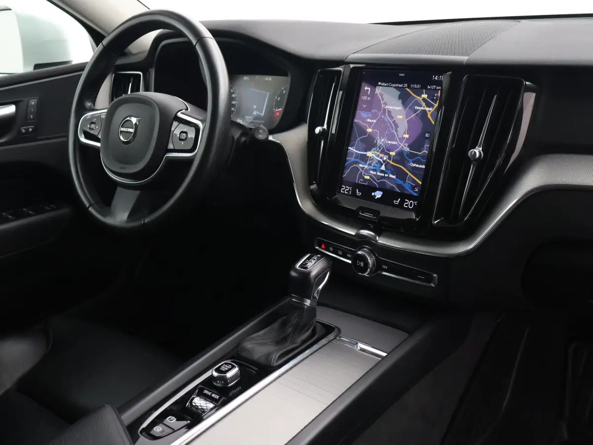 2.0 T5 AWD 254 PK AUT. INSCRIPTION + HEAD-UP | ELEK. TREKHAAK | ADAPTIVE CRUISE | CARPLAY | CAMERA