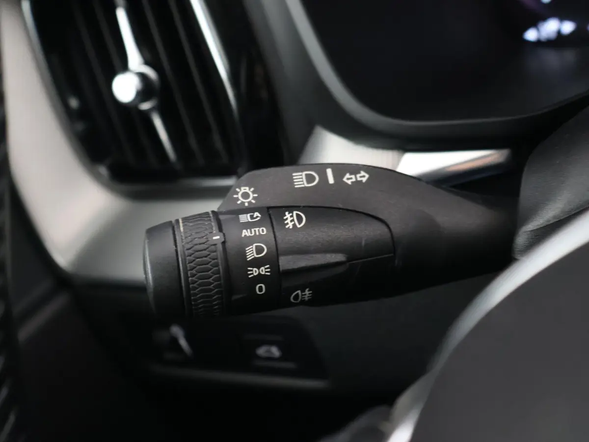 2.0 T5 AWD 254 PK AUT. INSCRIPTION + HEAD-UP | ELEK. TREKHAAK | ADAPTIVE CRUISE | CARPLAY | CAMERA