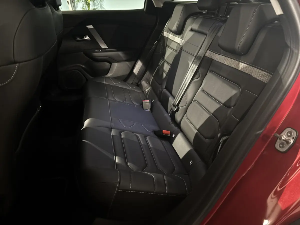 1.2 Puretech Feel Pack | Panorama dak | Cruise Control | Camera achter | Head- Up Disdplay | Apple Carplay-Android Auto