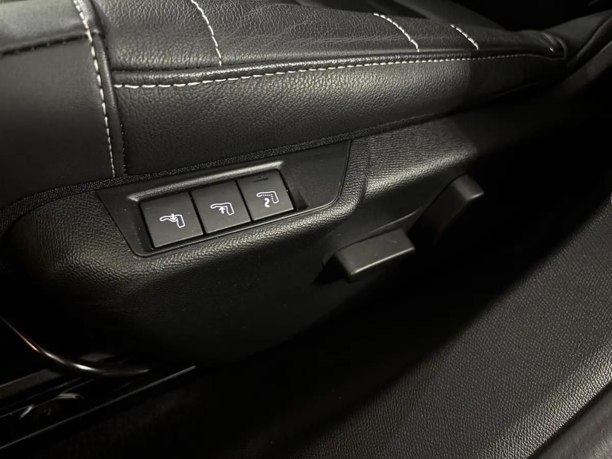1.2 Puretech Feel Pack | Panorama dak | Cruise Control | Camera achter | Head- Up Disdplay | Apple Carplay-Android Auto