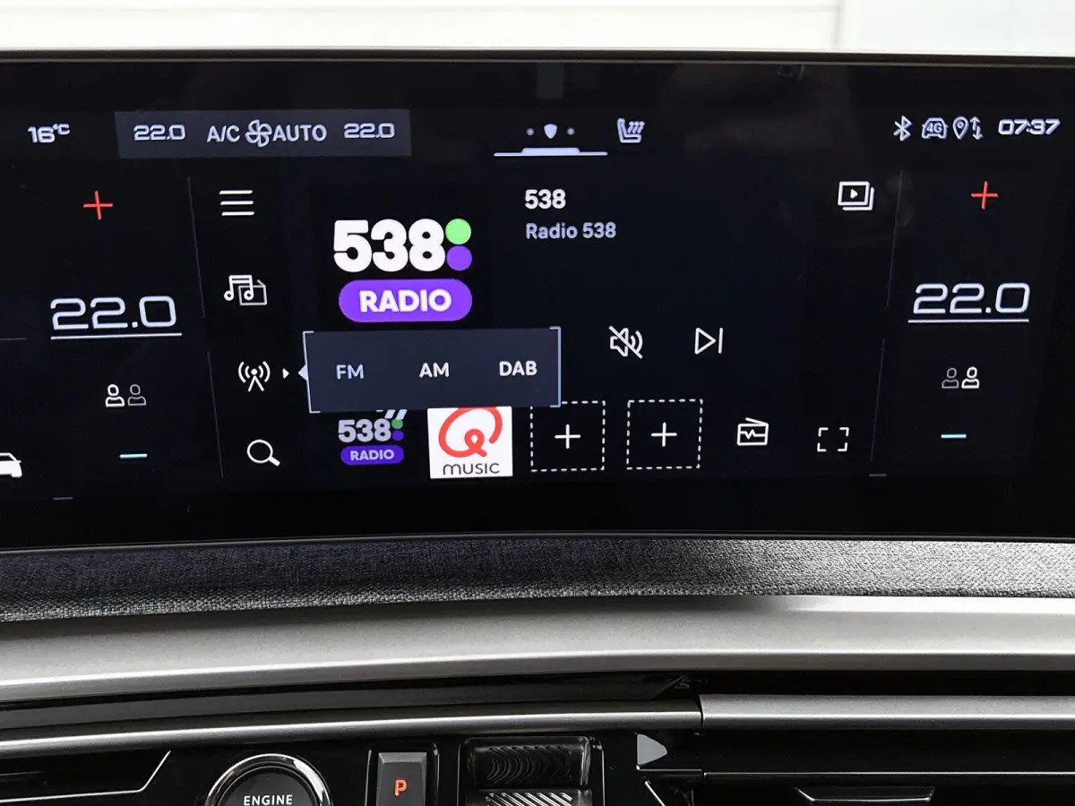 Allure Avantage 210pk 73 kWh Automaat | Navigatie | Accu 99% | Adaptieve Cruise Control | Stoelverwarming | Dodehoek Bewaking | Apple Carplay/Android Auto |