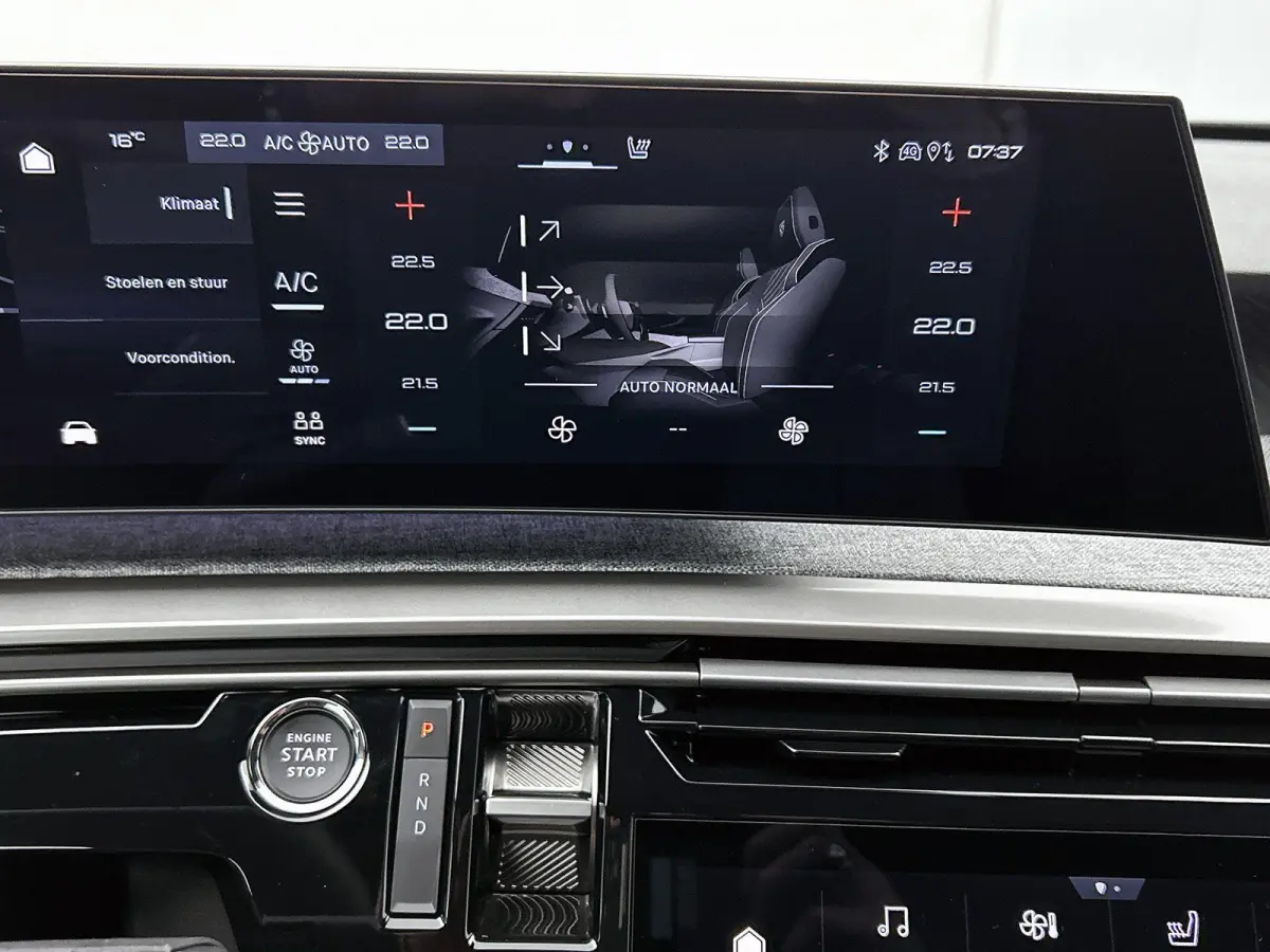 Allure Avantage 210pk 73 kWh Automaat | Navigatie | Accu 99% | Adaptieve Cruise Control | Stoelverwarming | Dodehoek Bewaking | Apple Carplay/Android Auto |