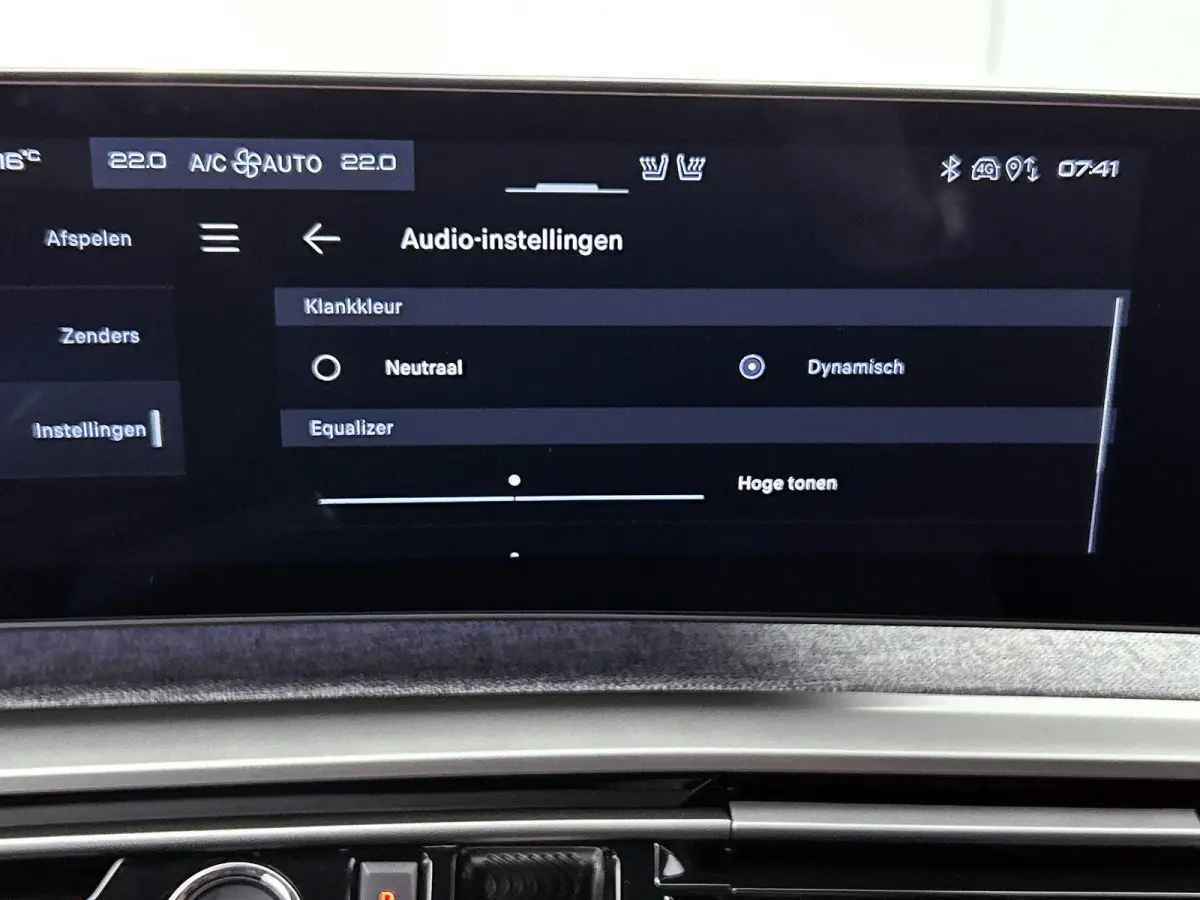 Allure Avantage 210pk 73 kWh Automaat | Navigatie | Accu 99% | Adaptieve Cruise Control | Stoelverwarming | Dodehoek Bewaking | Apple Carplay/Android Auto |