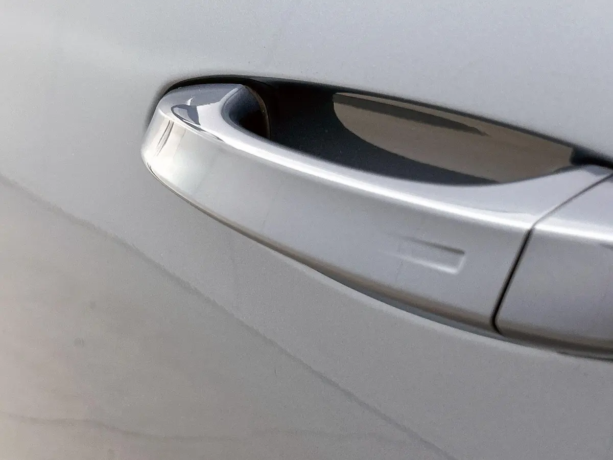 Allure Avantage 210pk 73 kWh Automaat | Navigatie | Accu 99% | Adaptieve Cruise Control | Stoelverwarming | Dodehoek Bewaking | Apple Carplay/Android Auto |