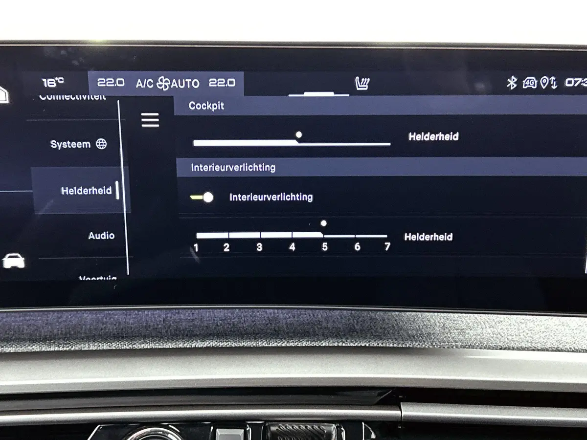 Allure Avantage 210pk 73 kWh Automaat | Navigatie | Accu 99% | Adaptieve Cruise Control | Stoelverwarming | Dodehoek Bewaking | Apple Carplay/Android Auto |