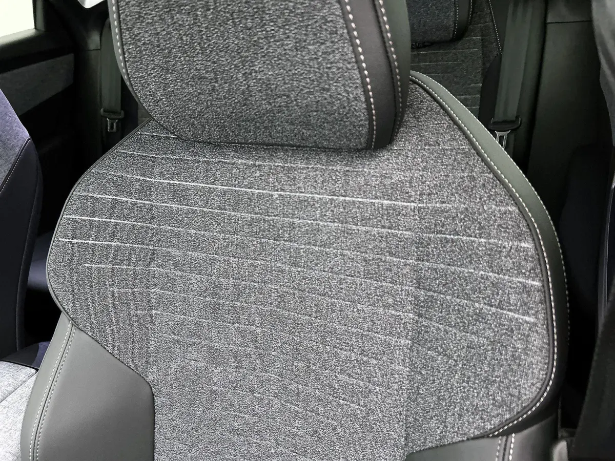 Allure Avantage 210pk 73 kWh Automaat | Navigatie | Accu 99% | Adaptieve Cruise Control | Stoelverwarming | Dodehoek Bewaking | Apple Carplay/Android Auto |