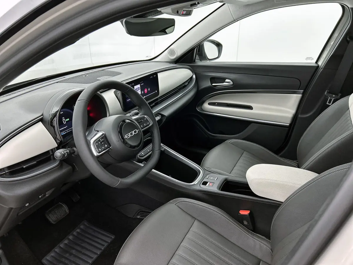156pk La Prima 54 kWh Automaat | Tot 8 Jaar Garantie | 3 Fase | Elektrische Achterklep | Elektrische Bestuurdersstoel met Massage | Navigatie | Climate Control | Adaptieve Cruise Control | 1