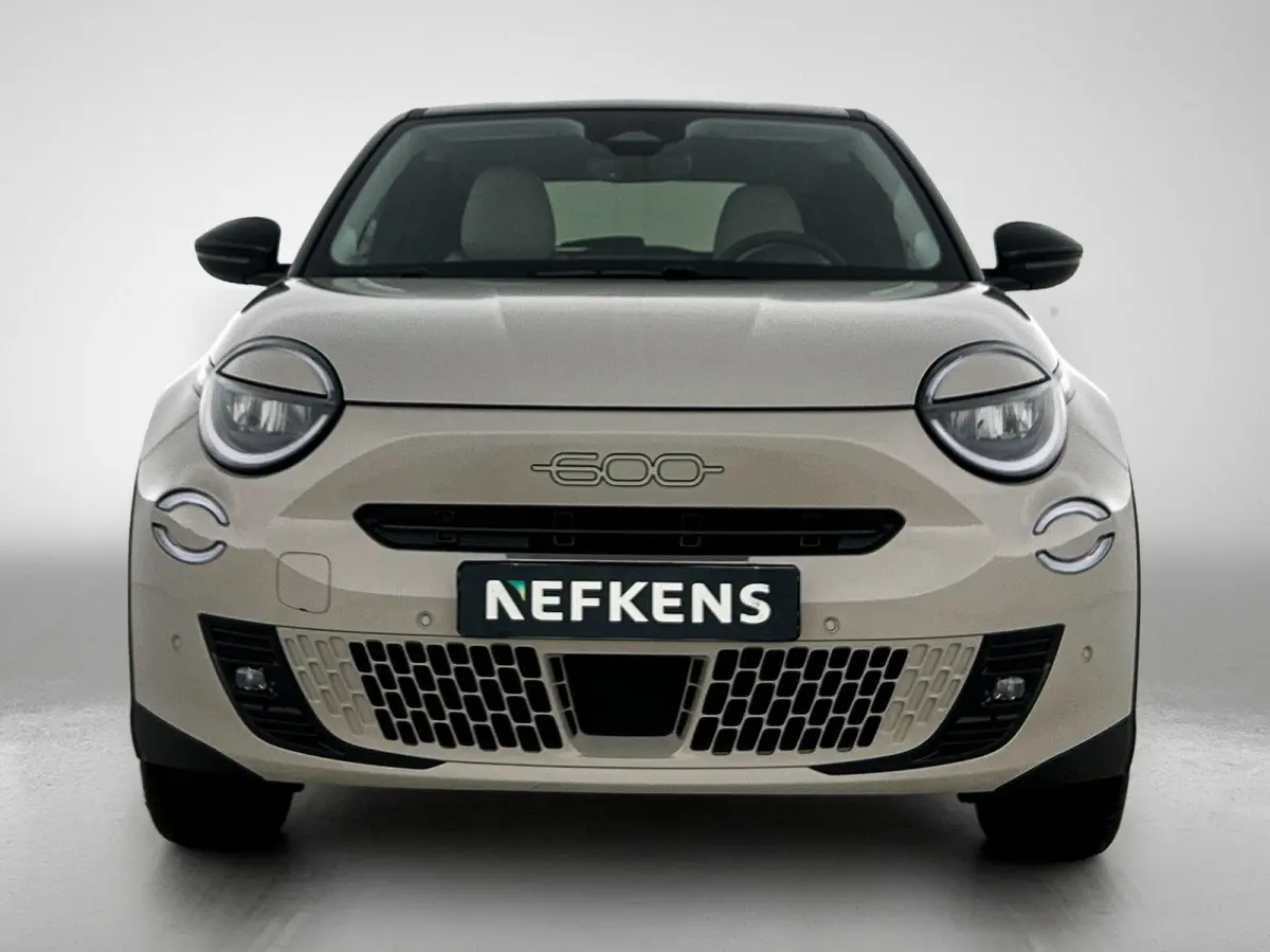 156pk La Prima 54 kWh Automaat | Tot 8 Jaar Garantie | 3 Fase | Elektrische Achterklep | Elektrische Bestuurdersstoel met Massage | Navigatie | Climate Control | Adaptieve Cruise Control | 1