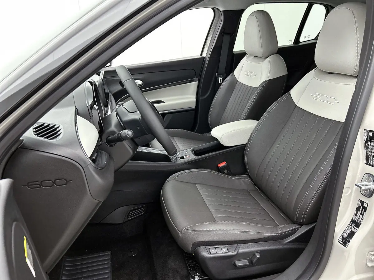 156pk La Prima 54 kWh Automaat | Tot 8 Jaar Garantie | 3 Fase | Elektrische Achterklep | Elektrische Bestuurdersstoel met Massage | Navigatie | Climate Control | Adaptieve Cruise Control | 1