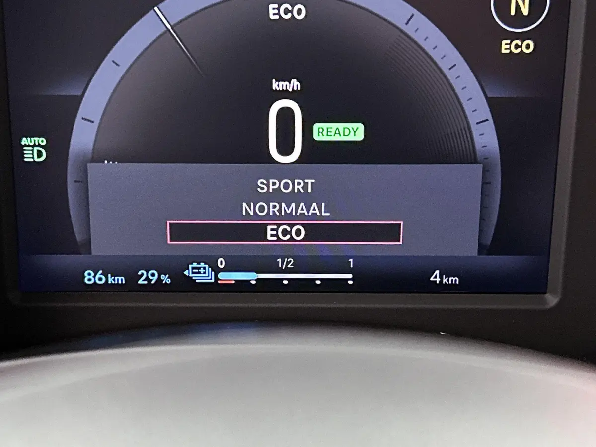 156pk La Prima 54 kWh Automaat | Tot 8 Jaar Garantie | 3 Fase | Elektrische Achterklep | Elektrische Bestuurdersstoel met Massage | Navigatie | Climate Control | Adaptieve Cruise Control | 1