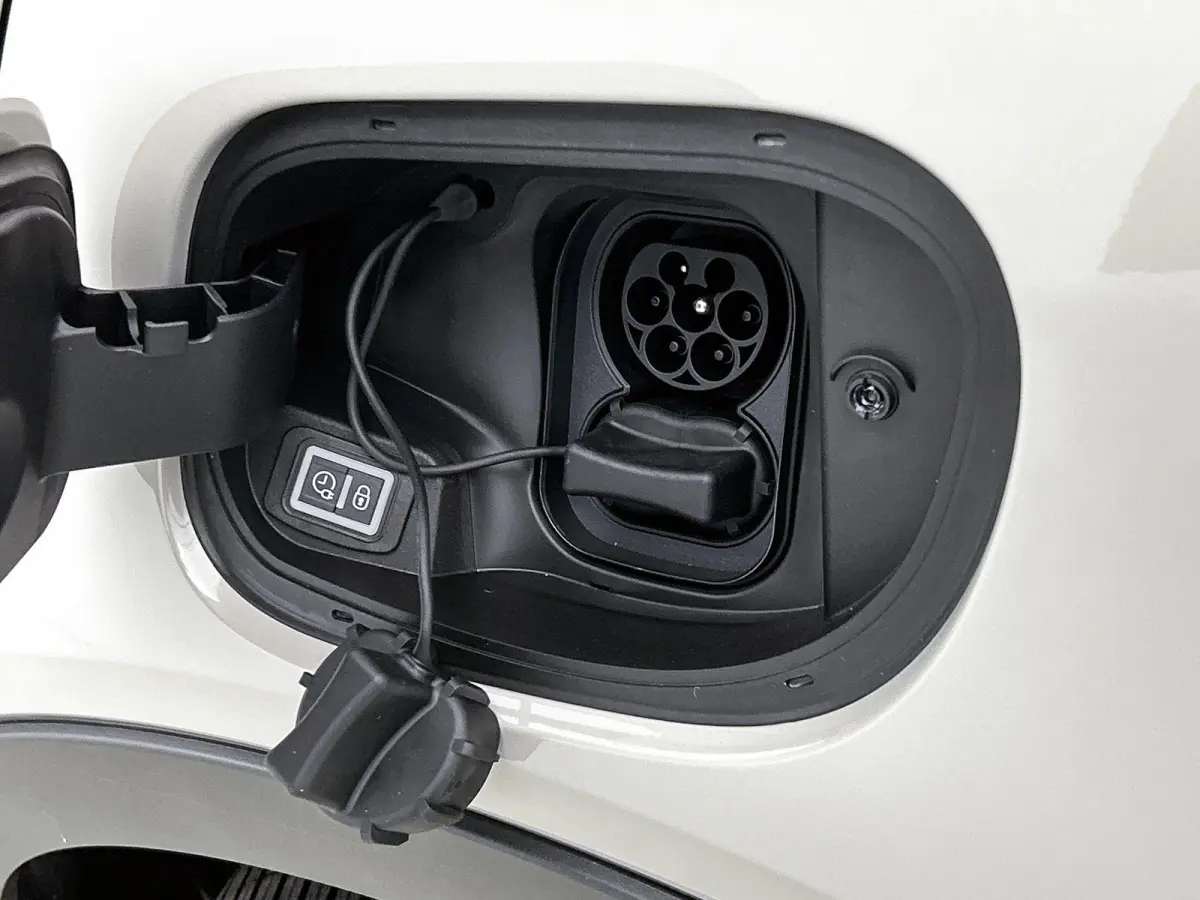 156pk La Prima 54 kWh Automaat | Tot 8 Jaar Garantie | 3 Fase | Elektrische Achterklep | Elektrische Bestuurdersstoel met Massage | Navigatie | Climate Control | Adaptieve Cruise Control | 1