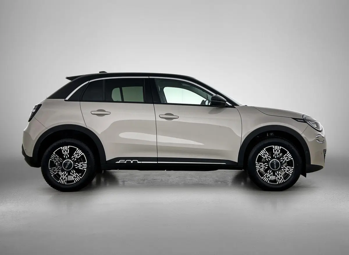 156pk La Prima 54 kWh Automaat | Tot 8 Jaar Garantie | 3 Fase | Elektrische Achterklep | Elektrische Bestuurdersstoel met Massage | Navigatie | Climate Control | Adaptieve Cruise Control | 1