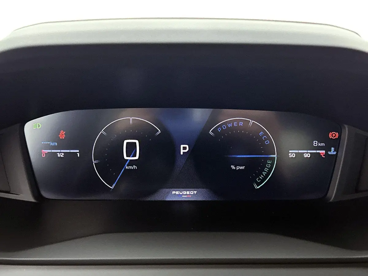 1.2 Envy 110pk Automaat Nefkens Edition | Tot 8 Jaar Garantie | Camera Voor + Achter | Navigatie | Climate Control | Adaptieve Cruise Control | Dodehoekdetectie | 16"LMV | LED |