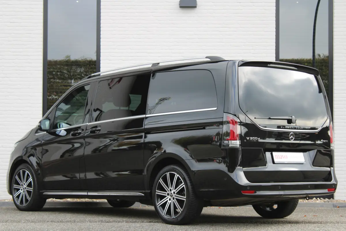 300d / AMG / Exclusive / 7-Pers / 4-Matic / Luchtv / Elec Stoel / Burmester / Vol Opties / NIEUWSTAAT